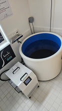 Load image into Gallery viewer, Barrel Cold Plunge Tub with Chiller for Lease (minimum 1 month rent)
